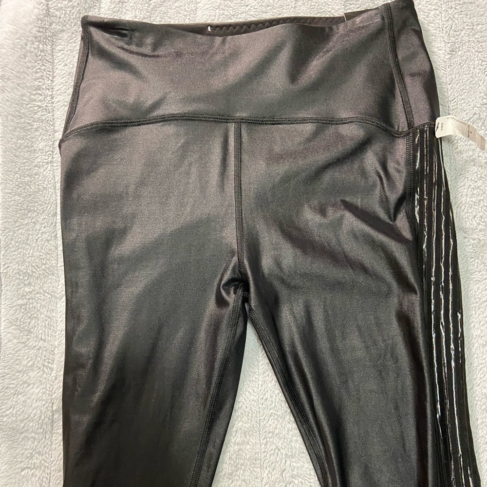 Victoria’s Secret Sport mesh-insert black leggings - size medium